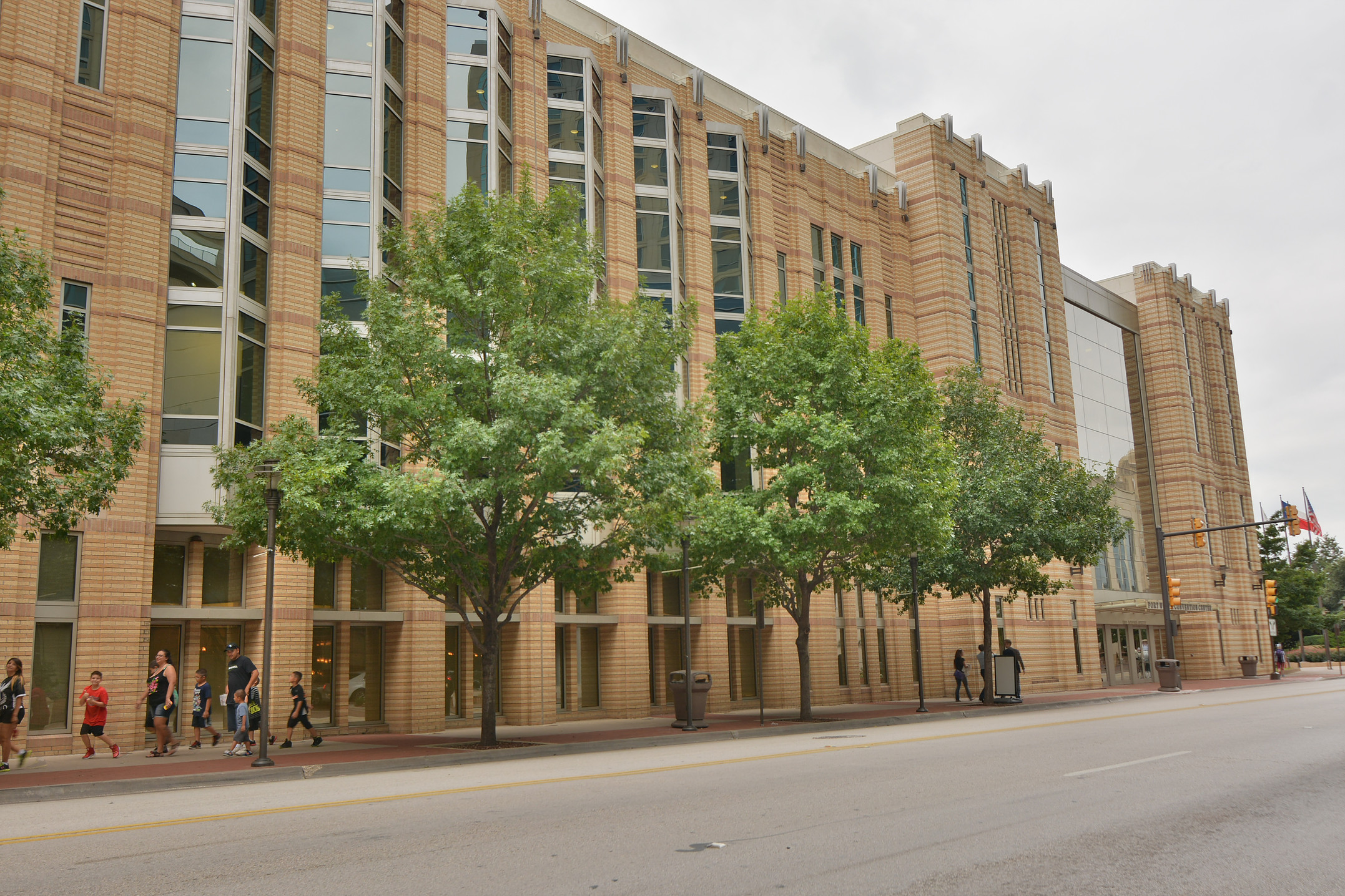 Fort Worth Convention Center – DGB Glass, Inc.